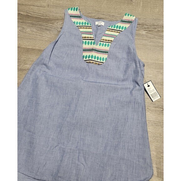 Crown and Ivy Blue Tank Top Embroidered‎ Appliqué Neckline Size XS Lightweight - Picture 1 of 8